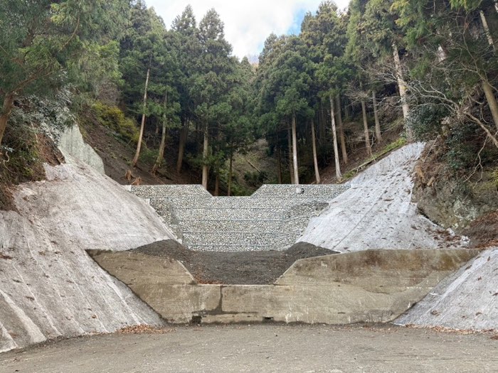 治山工事(谷止工)の施工写真